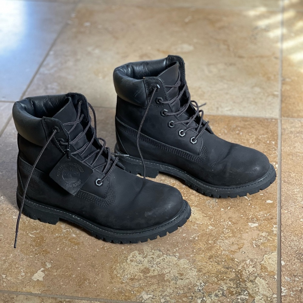 All black timberlands, lace up, womens 6.5.
